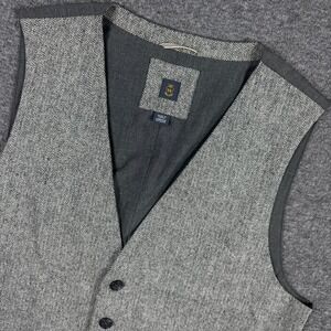 Men's Classic Gray Herringbone Vest